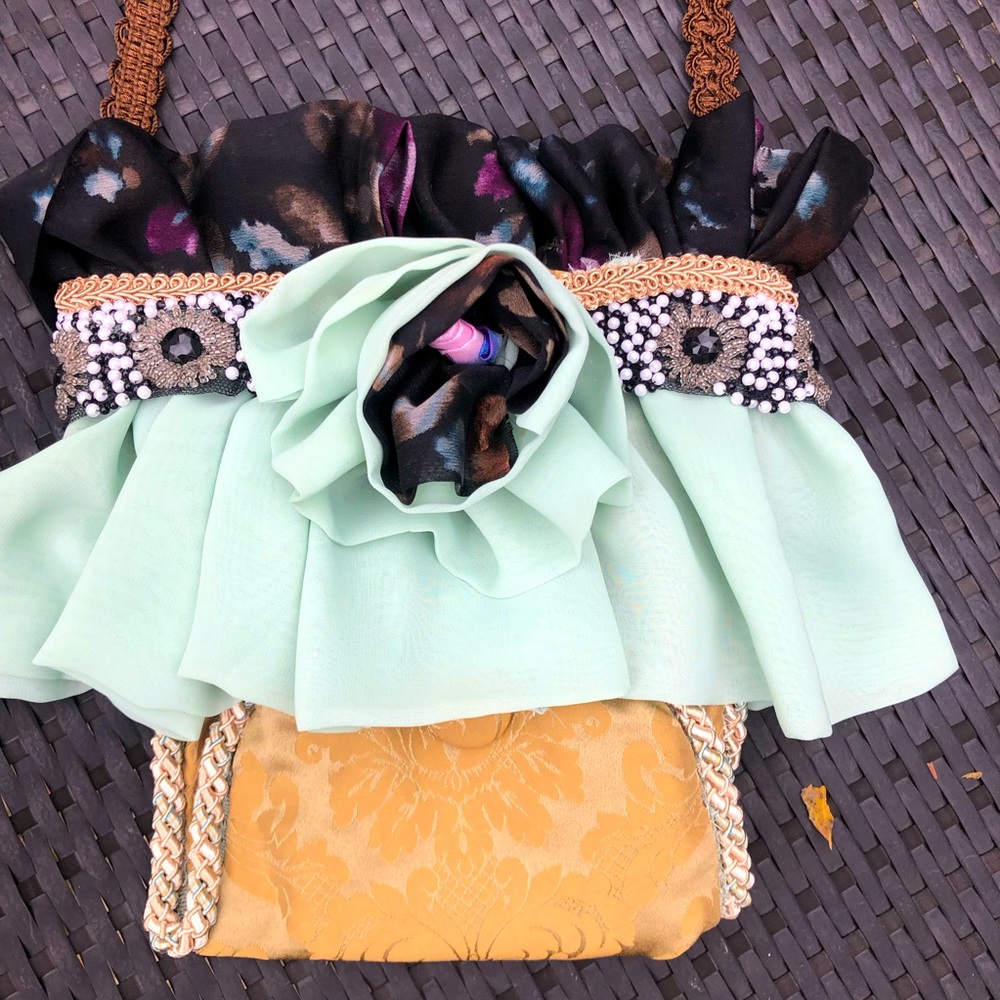 Handmade Crossbody Purse! Gorgeous!